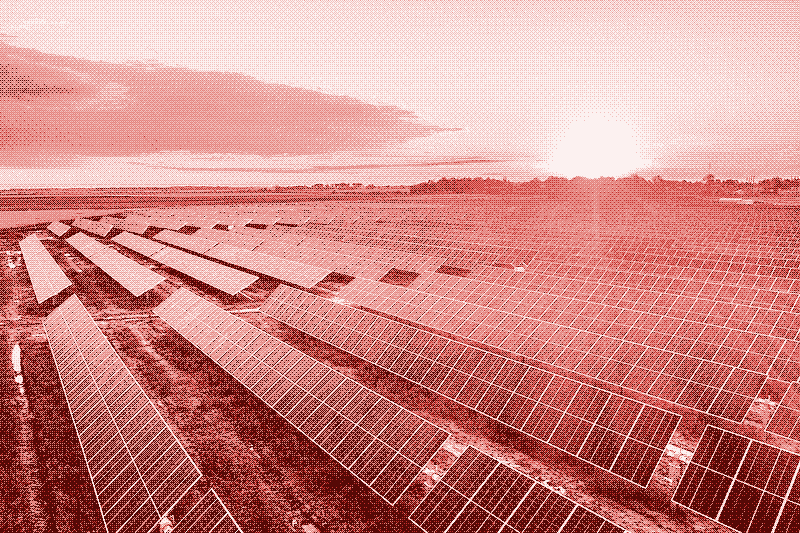 Image: Solar PV panels. Credit: Alseinau (CC BY-SA 4.0)