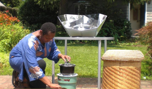 Integrated cooking: combining solar cookers, fireless cookers and improved biomass stoves.