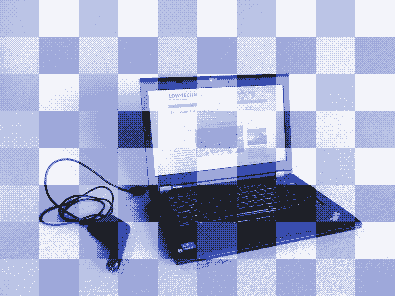 My laptop with DC power cord. Image by Kris de Decker.
