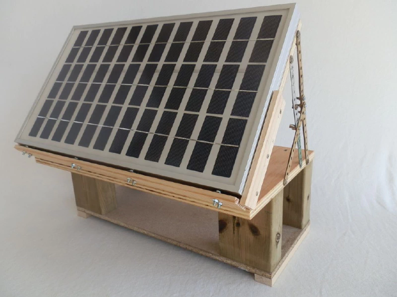 One of the solar panels. Image by Adriana Parra.