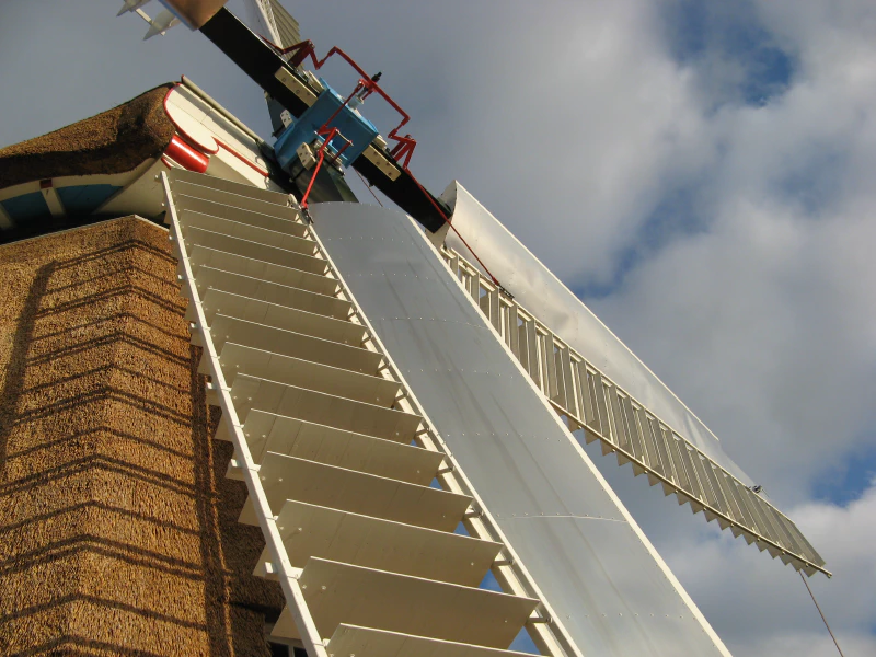 Patent sails with Dekker leading edges, 1940s. Image: Reboelje.