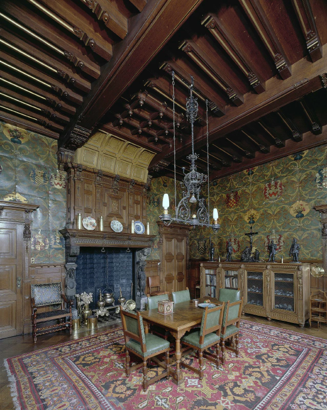 Image: Eijsden Castle: Interior billiard room with gold leather wall hangings. Photo credit: A. J. van der Wal, Rijksdienst voor het Cultureel Erfgoed (CC BY-SA 4.0).