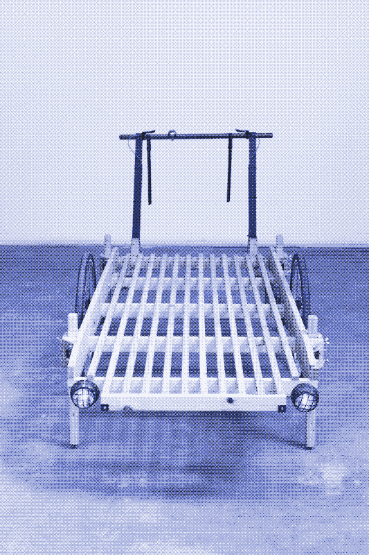 Images: The front and back of the handcart. Photos by Kris De Decker.