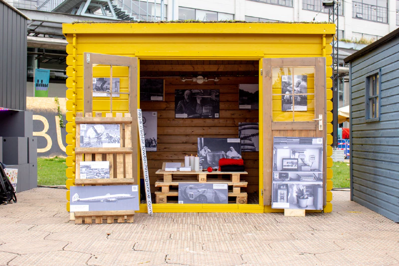 Off-line portal to the solar powered website at the Dutch Design Week in Eindhoven. Designed and built in collaboration with Marie Verdeil. More images here.