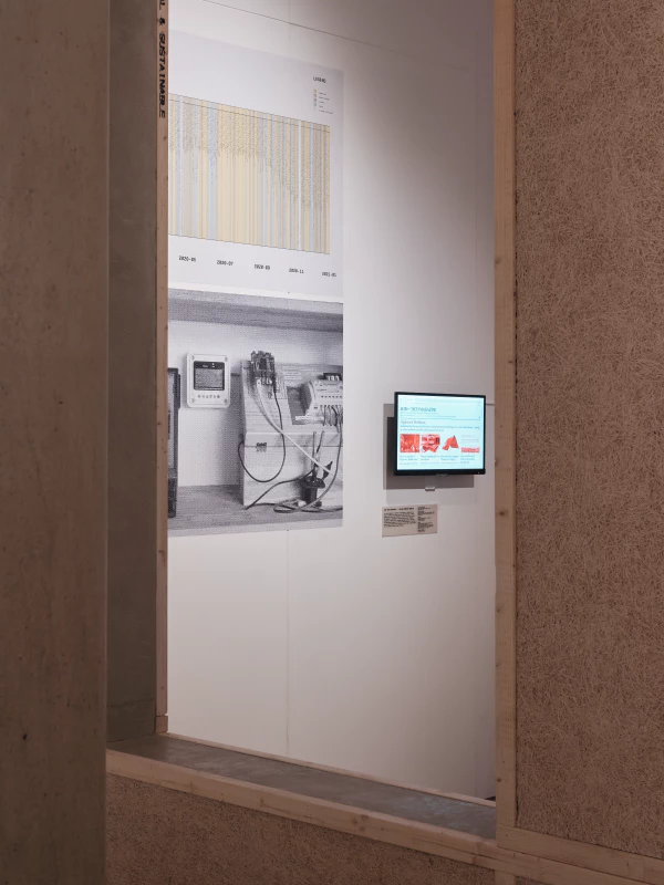 The solar powered website in the Design Museum in London. It forms part of the exhibition “Waste age: what can design do?“, which runs until 20 February 2022.