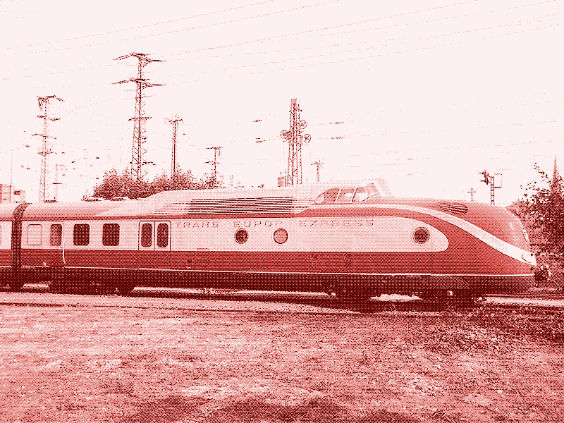 Image: Ein TEE Zug im Transport Museum in Nürnberg, Deutschland. Quelle: Wikipedia Commons.