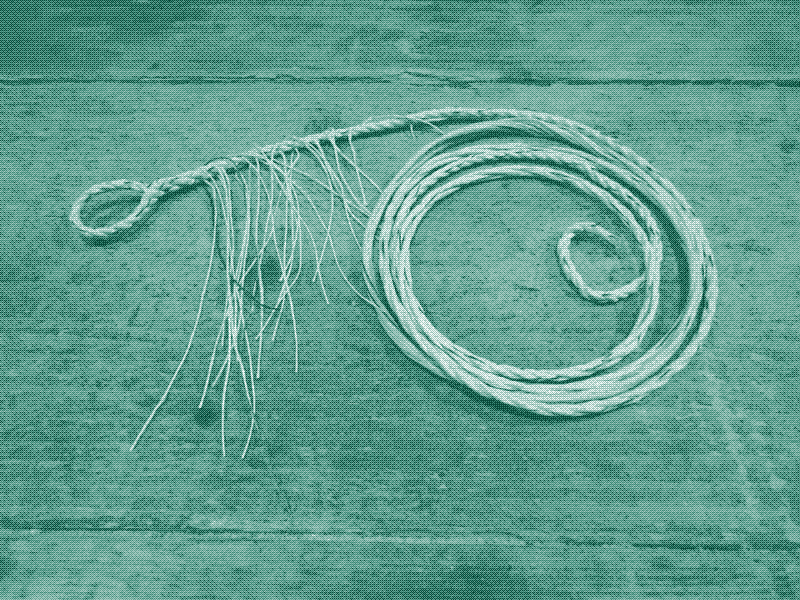 Image : Une corde d’arc fabriquée par le maître artisan Jack Pinson, Under Warden. Irlande. Source : Living Longbows.