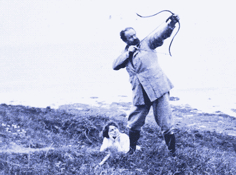 Image : Le chanteur, poète et archer anglais Ingo Simon tirant avec un arc composite turc. Via Bow International.