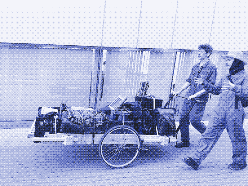 Afbeelding: De handkar als verhuiswagen. Foto door Linda Osusky.