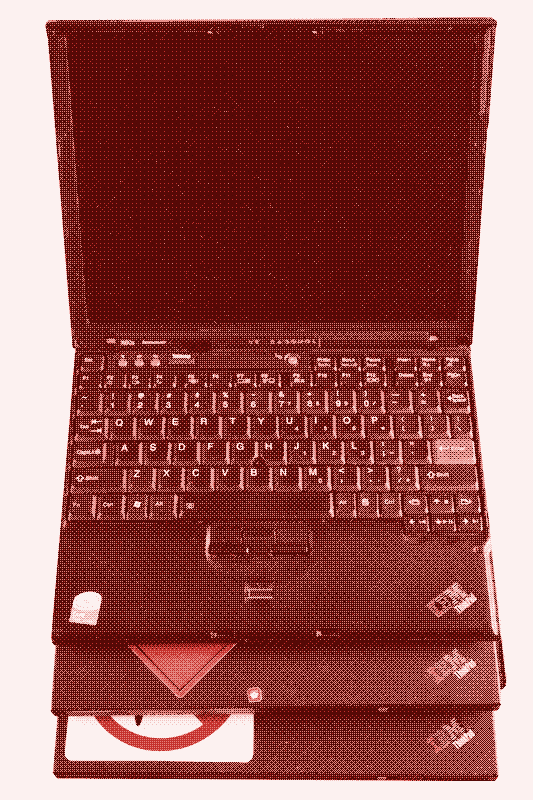 Imagem: três notebooks idênticos do ano de 2006, todas em funcionamente, por menos de 200 euros